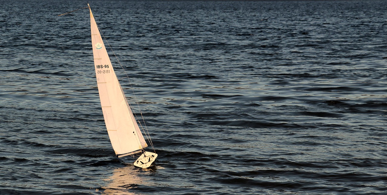 Sailing, one of the most popular Orange Beach activities