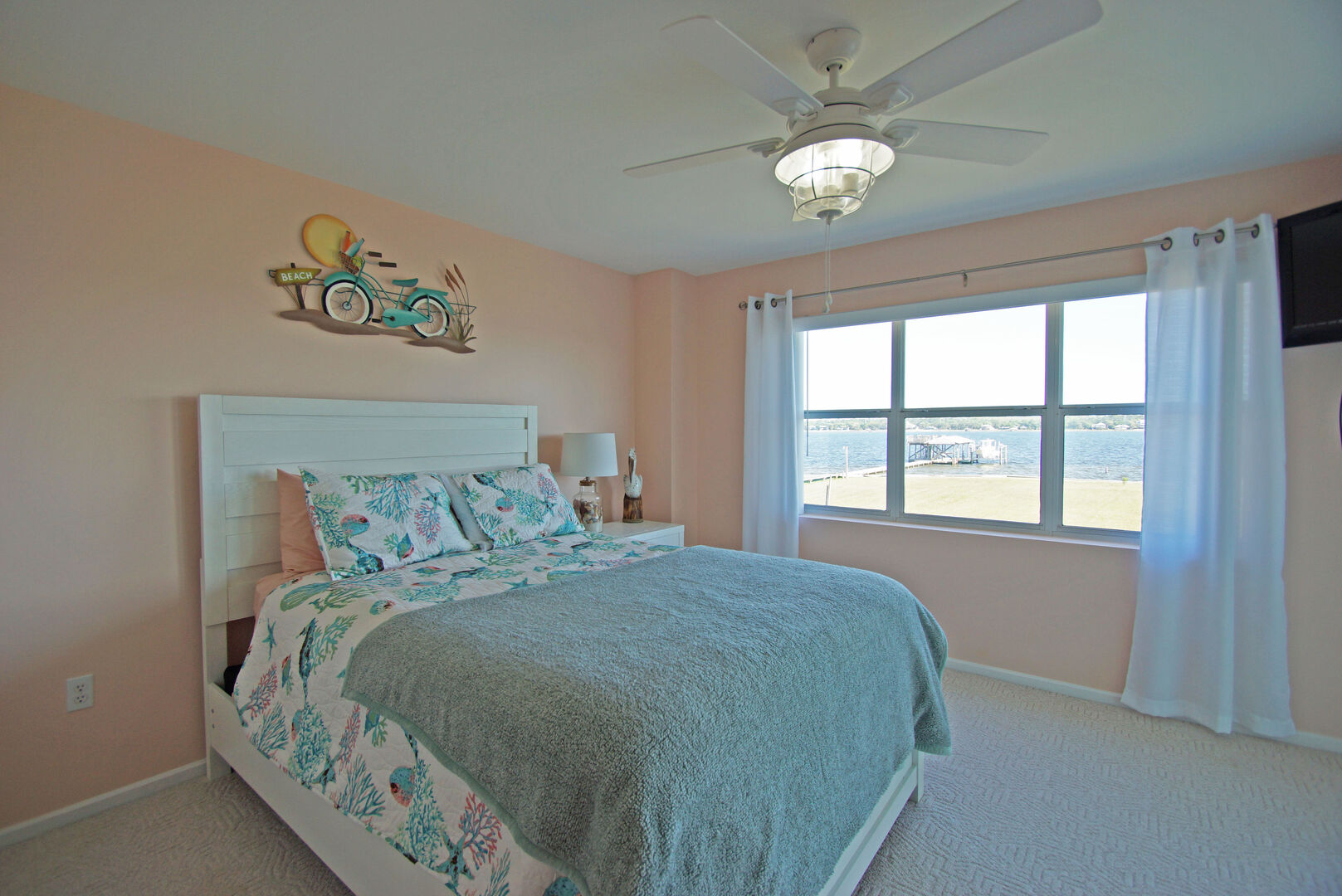coastal retreat bedroom